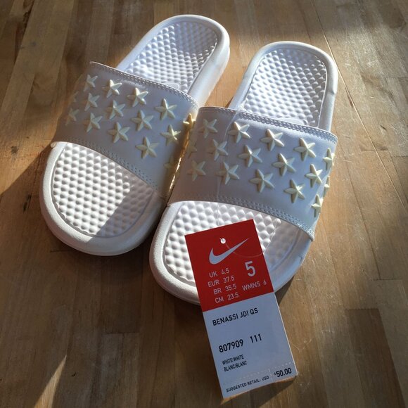 Women's Nike Benassi JDI QS "Star Pack - White" 807909-111 Sz 5 NEW - Picture 1 of 7